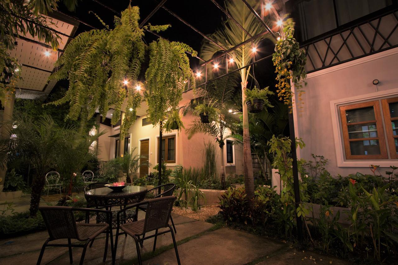 Casa Malee Hotel Chiang Mai Buitenkant foto