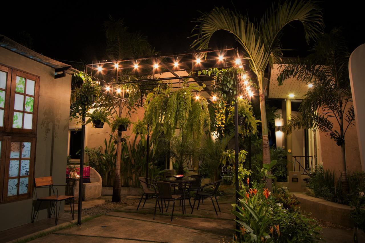 Casa Malee Hotel Chiang Mai Buitenkant foto